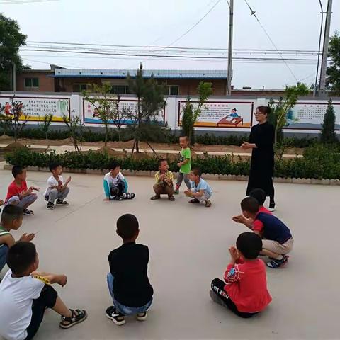 幼儿园的孩子真快乐