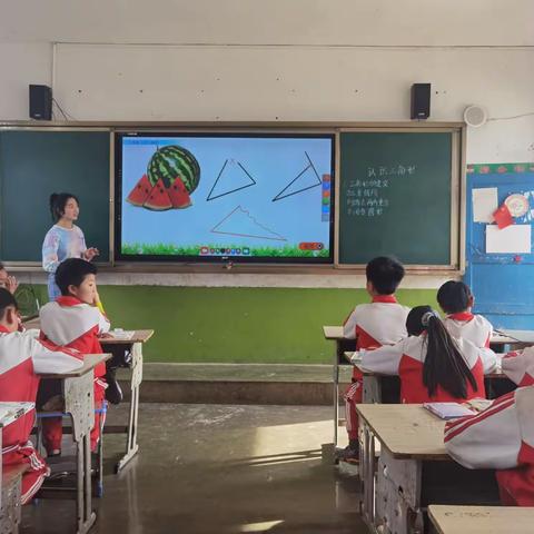 党建引领促教研——南开乡龙场小学2021年春季学期教研活动