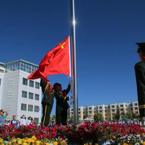 青河镇第二小学“喜迎二十大  奋进新征程”开学典礼