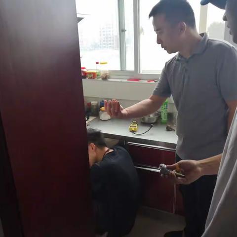 区双代办实地督导入户安装进度