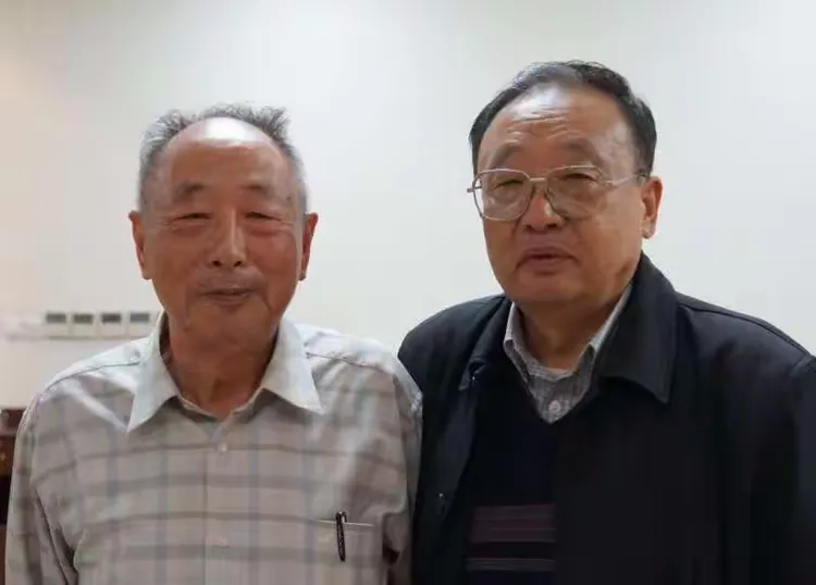 刘济生 无铴聚会留影。2016年10月．