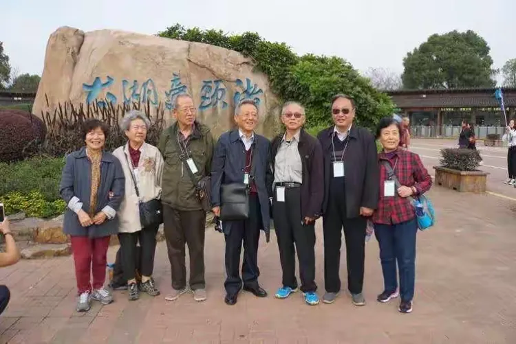 刘济生 无铴聚会留影。2016年10月．