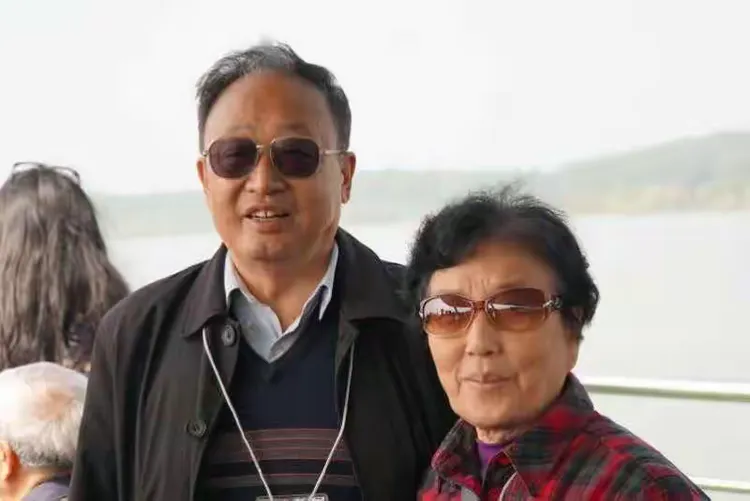 刘济生 无铴聚会留影。2016年10月．