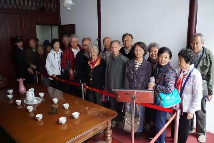 刘济生 无铴聚会留影。2016年10月．