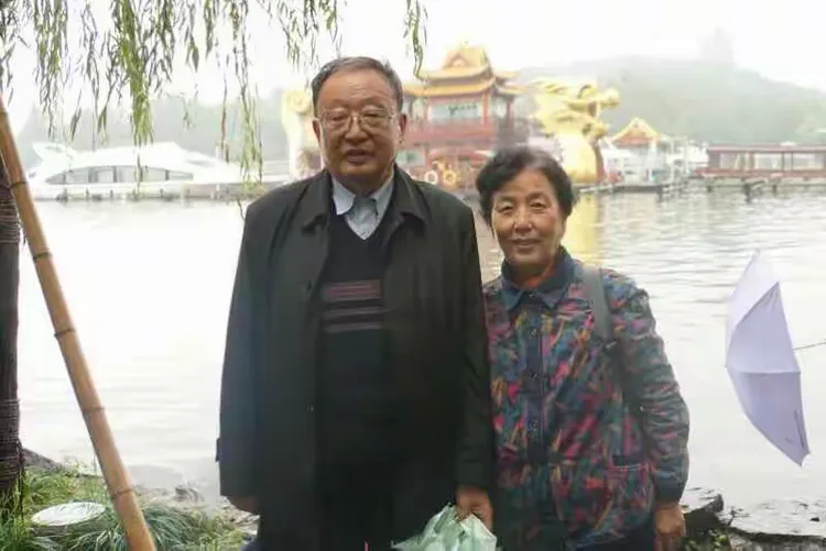 刘济生 无铴聚会留影。2016年10月．