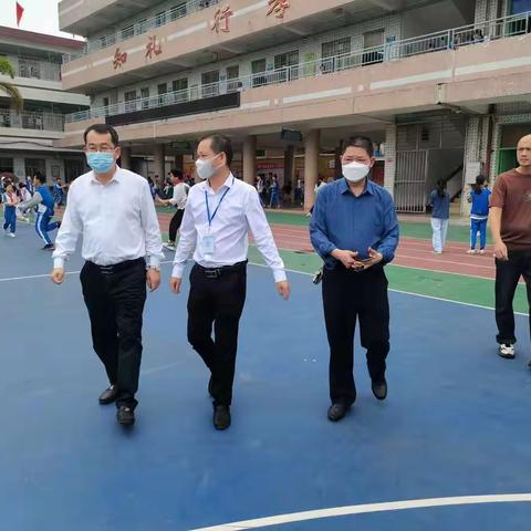 县教育局李建生局长一行来我校指导复学工作