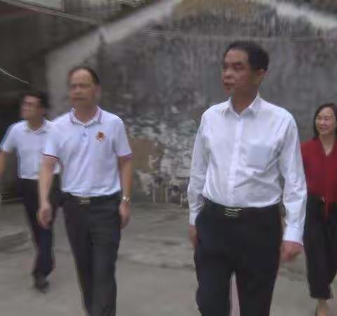 县委邱书记实地调研指导创卫工作
