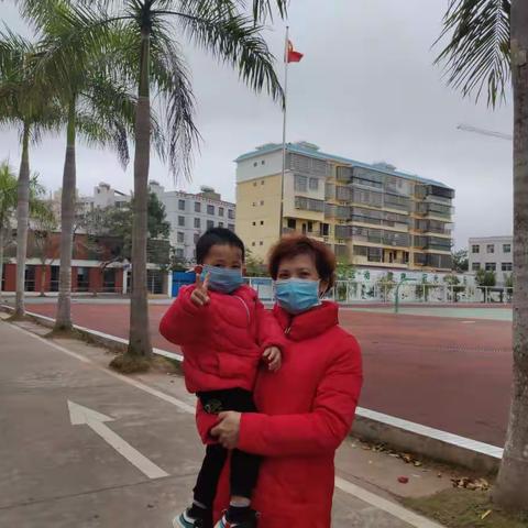 2020年春节，新冠病毒侵袭我们，抗疫迫在眉睫，在抗疫一线的人们祝愿你们健康平安！