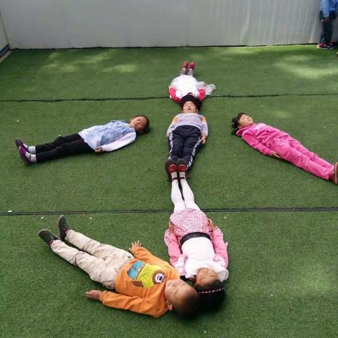 东峡乡中心幼儿园：2017年学校教育宣传月活动――――游戏点亮快乐童年