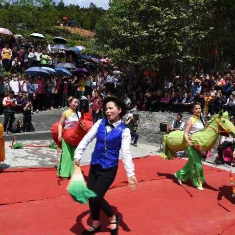 梯田之乡               农民舞台