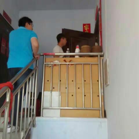 为推进创城工作五一路万嘉社区对集中供暖分户改造进行民调。