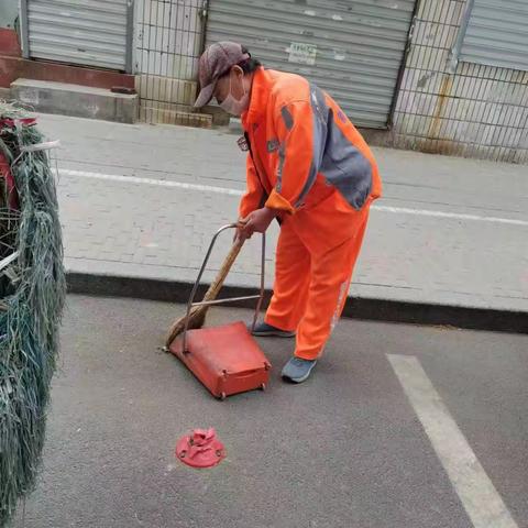 【槐荫城管五里沟环卫所】环境卫生大扫除 干净整洁迎五一