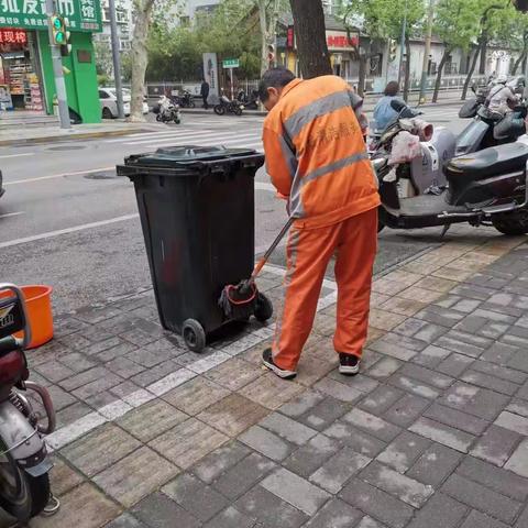 【槐荫城管五里沟环卫所】环境卫生大扫除  干净整洁迎五一