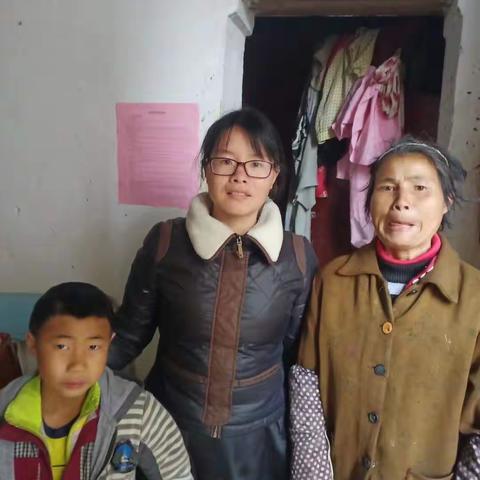 入户送教送关爱 ，精准扶贫暖人心 ——丰城市小港小学教育扶贫工作纪实