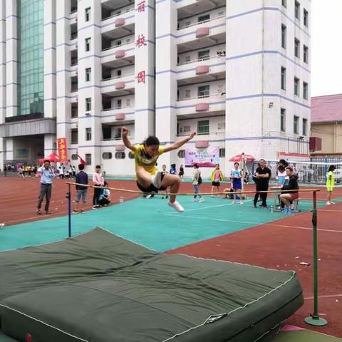 赛场雄风、奋勇拼搏─ 逸夫小学＂滕王阁杯＂ 体育联赛纪实