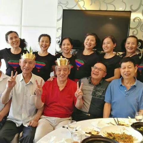 金泰模特队员过生日记实