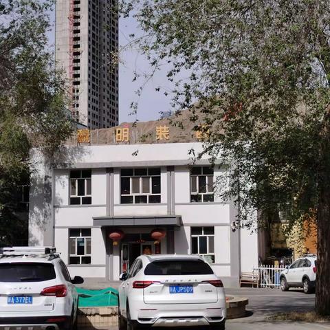 新疆打工记：三年没回家过年的门卫老张