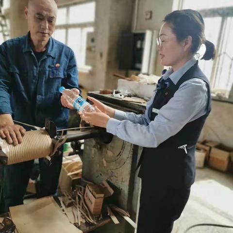 炎炎夏日，建行葫芦岛兴工支行给您送来沁入心房的清凉