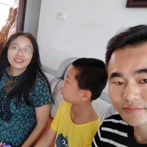 家访有爱，温暖心灵--鹰潭市逸夫小学四（5）班家访纪实