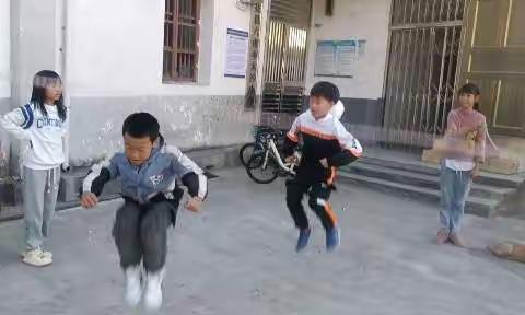 太沙村童伴之家开展十月“运动会”主题活动
