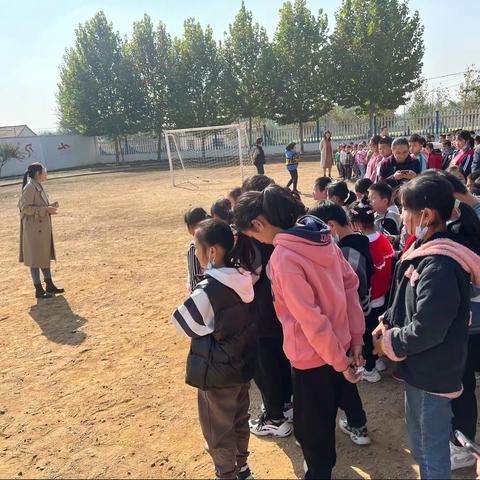 安全一路行，防震我最行——石岭小学防震演练