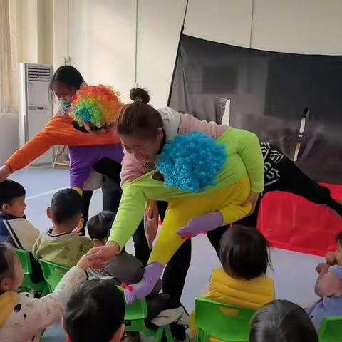 “辞旧迎新庆元旦，欢天喜地过新年”康立幼儿园民俗文化巡演活动