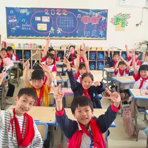 用心呵护 携手同行——302班班主任工作总结