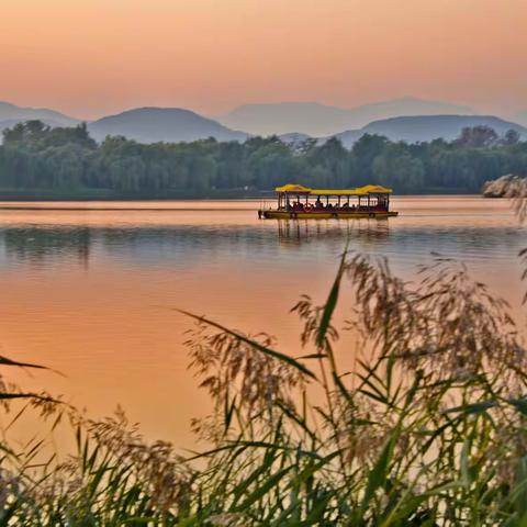 落日霞光中的圆明园