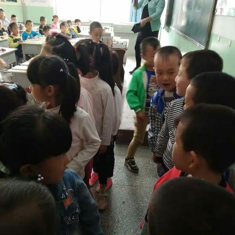 开学第一天，让孩子们熟悉新环境，熟悉新老师
