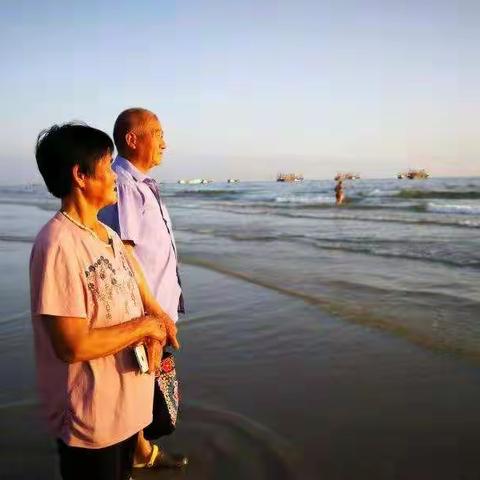 祝王秀珍大姐夫妇夕阳灿烂