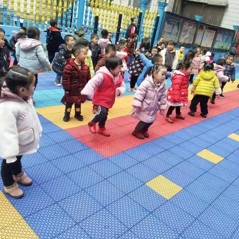 辰星幼儿园小班幼儿第十四周在园活动