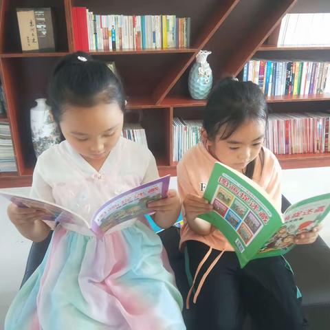 书香飘万家 阅启新征程东升社区开展亲子阅读活动