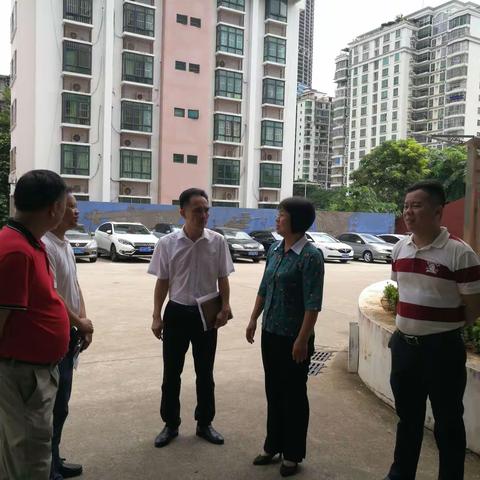 深入调研、协调指导——市教育局党组汪娟书记莅临海港学校调研指导招生工作