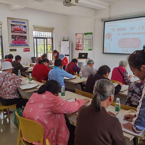 “绘”出精彩“装”上幸福--“三八”国际妇女节帆布包彩绘活动