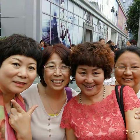 天津的美女们！