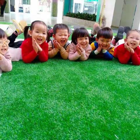 明星礼仪幼儿园用心呵护每一个幼儿！