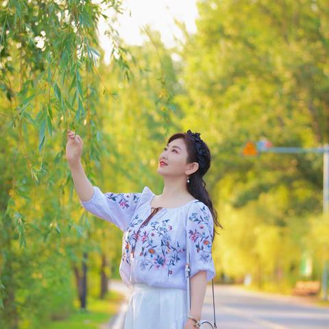 《优雅女人的故事》 模特：茜茜 摄影：天涯刀客