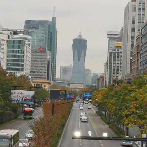 江南好，风景旧曾谙。江南忆，最忆是杭州。