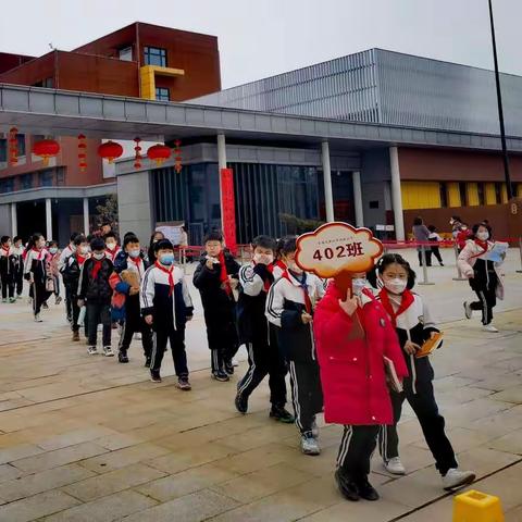 家校共携手 校园更美丽