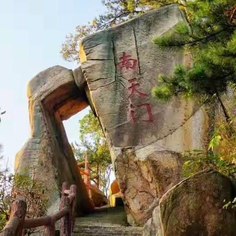 陡沙河温泉旅游，享受铜锣寨自然风光。
