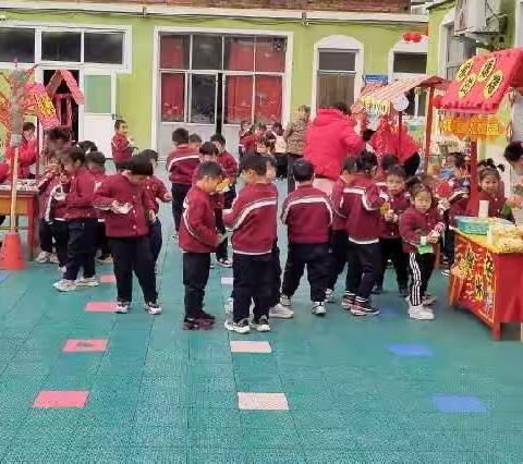 “庙”趣横生，“会”集童乐——金色童年幼儿园喜迎新年活动