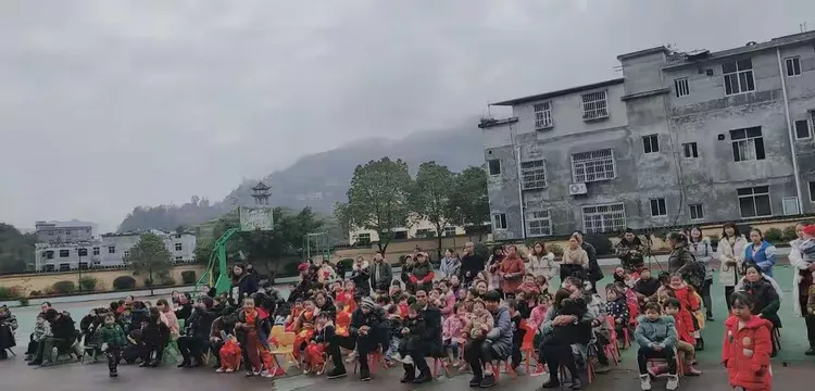 连湖镇中心校附属幼儿园“欢庆元旦 喜迎新春”亲子活动及期末汇报