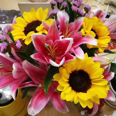 “三八”妇女节