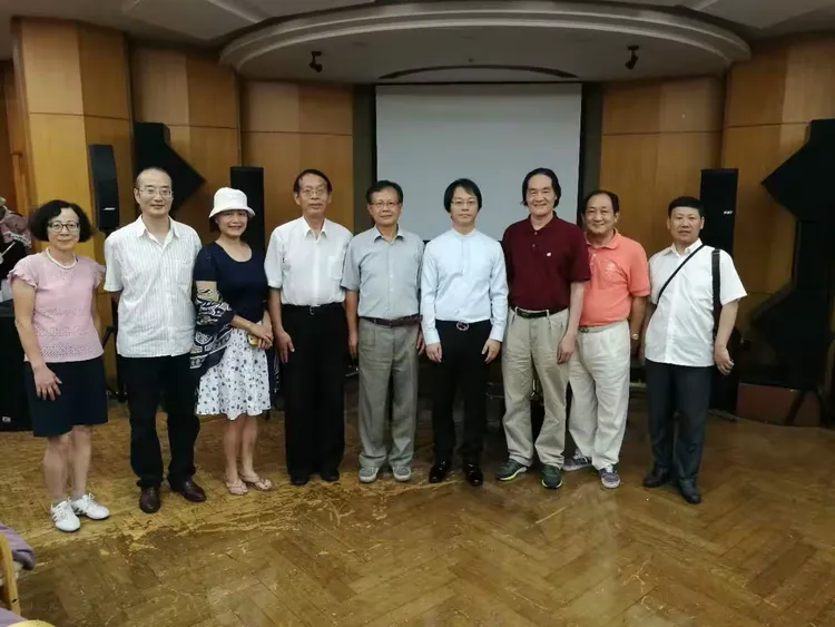 情丝绵绵美,弘扬国乐好,上海民族乐团二胡首席姚新峰,讲演二胡艺术