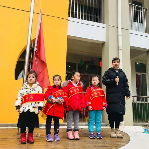 雷锋精神随着春风吹到珞幼里…