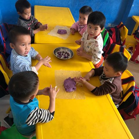 中龙村幼儿园—汤圆活动开始了