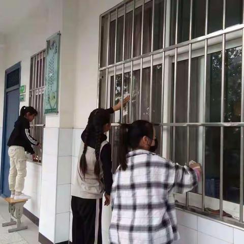 创卫攻坚，从细节入手