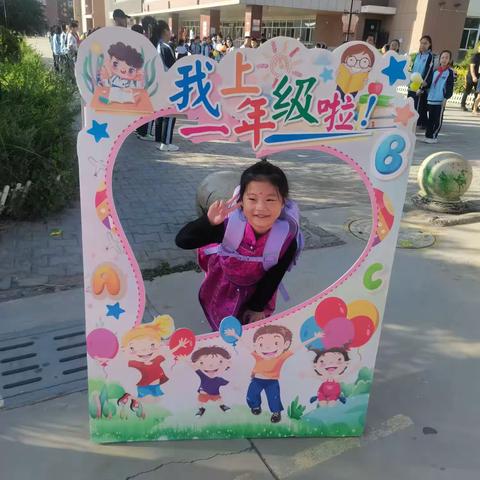 小荷才露尖尖角———一年级（1）班张曦月