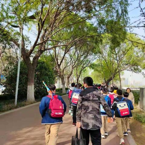 亲近自然，放飞心灵 ——受降路小学五年级春游掠影