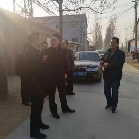 中国银行股份有限公司菏泽分行党委委员纪委书记焦晓华到帮扶村走访慰问困难群众。